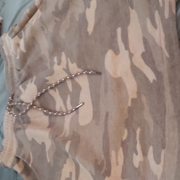 Maurice's camo skirt size xs - Picture 2 of 9